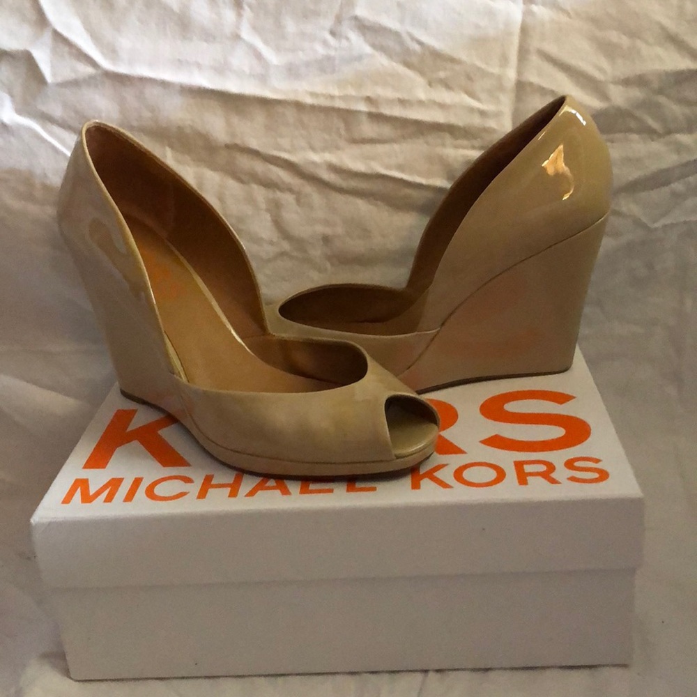 Micheal Kors patent leather nude peep toe wedges